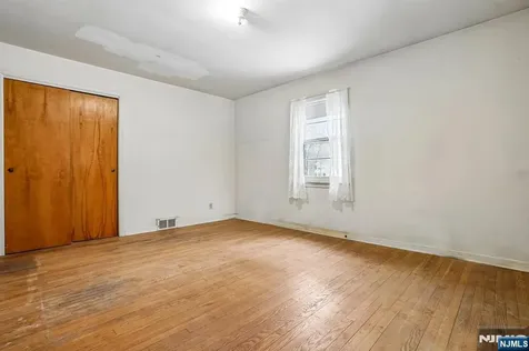 22 Springbrook Road Livingston NJ 07039