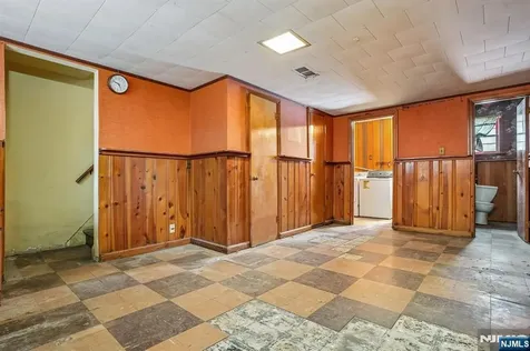 22 Springbrook Road Livingston NJ 07039