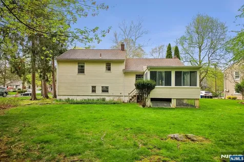 22 Springbrook Road Livingston NJ 07039