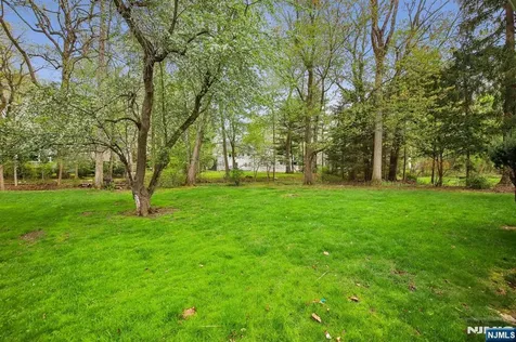 22 Springbrook Road Livingston NJ 07039