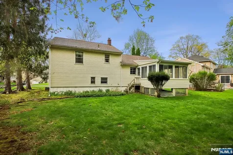 22 Springbrook Road Livingston NJ 07039
