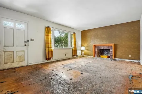 22 Springbrook Road Livingston NJ 07039