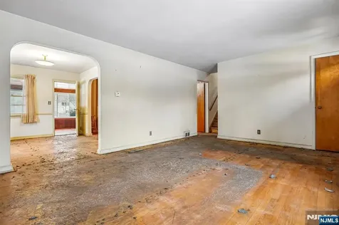 22 Springbrook Road Livingston NJ 07039