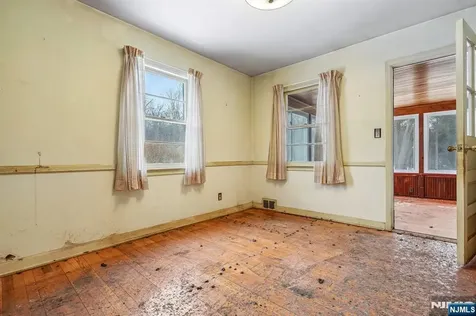 22 Springbrook Road Livingston NJ 07039
