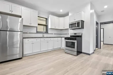 211 13th Street Newark NJ 07107