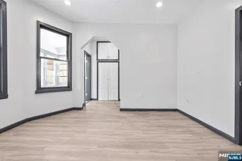 211 13th Street Newark NJ 07107