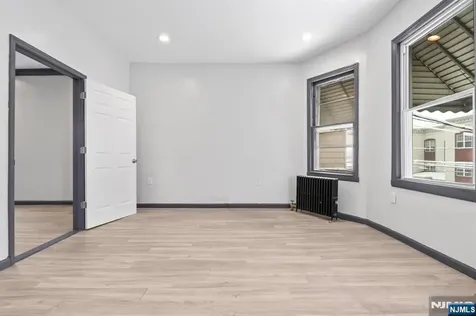 211 13th Street Newark NJ 07107