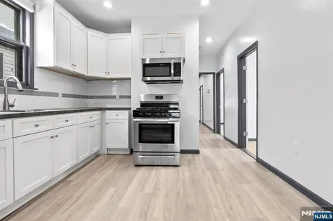 211 13th Street Newark NJ 07107