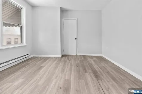 211 13th Street Newark NJ 07107