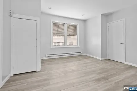 211 13th Street Newark NJ 07107