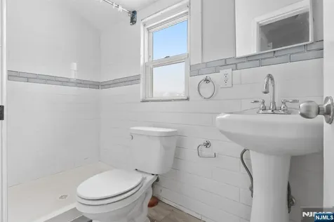 211 13th Street Newark NJ 07107