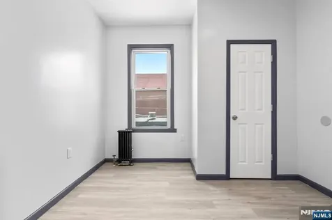 211 13th Street Newark NJ 07107