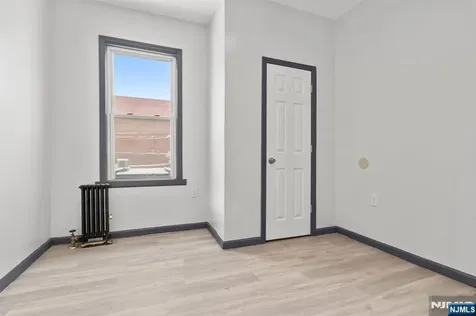 211 13th Street Newark NJ 07107
