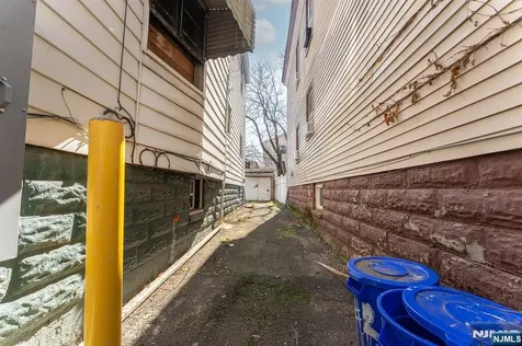 211 13th Street Newark NJ 07107