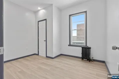 211 13th Street Newark NJ 07107