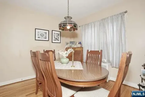 218 Hickory Avenue Bergenfield NJ 07621
