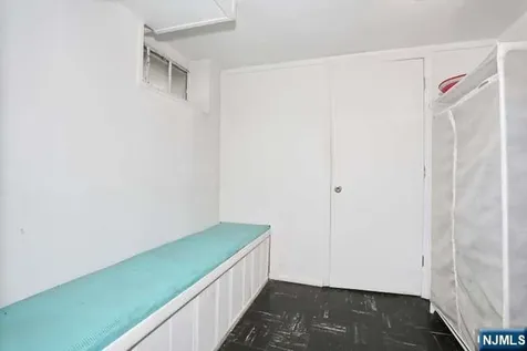 218 Hickory Avenue Bergenfield NJ 07621