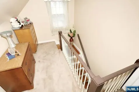 218 Hickory Avenue Bergenfield NJ 07621