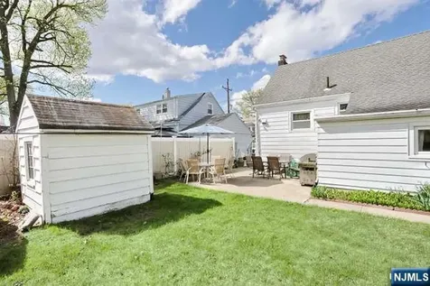 218 Hickory Avenue Bergenfield NJ 07621