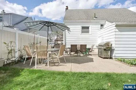 218 Hickory Avenue Bergenfield NJ 07621