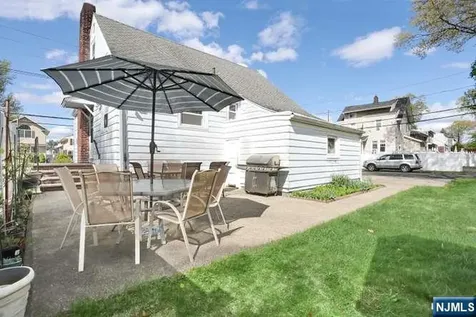 218 Hickory Avenue Bergenfield NJ 07621