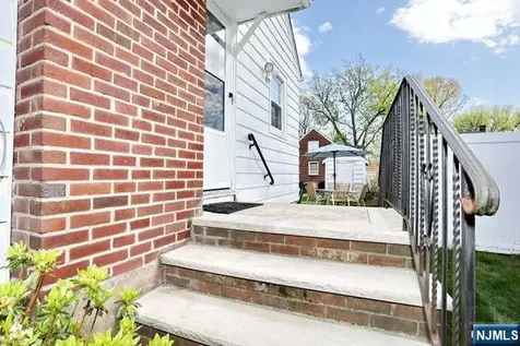 218 Hickory Avenue Bergenfield NJ 07621