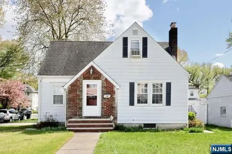 218 Hickory Avenue Bergenfield NJ 07621