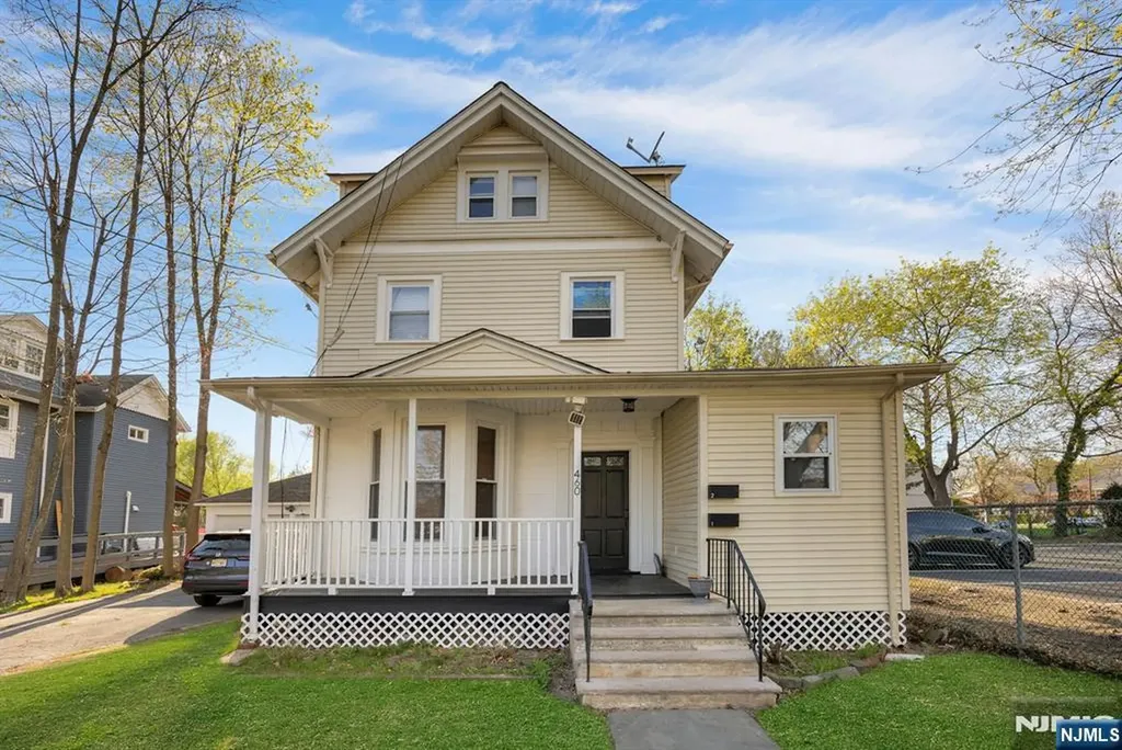 460 Orchard Street Englewood NJ 07631