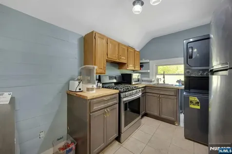 460 Orchard Street Englewood NJ 07631