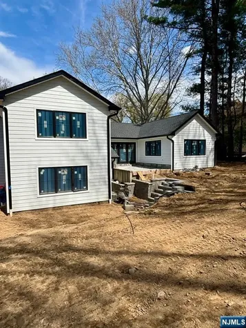 15 Strawberry Hill Road Hillsdale NJ 07642