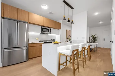 649 38TH Street Union City NJ 07087