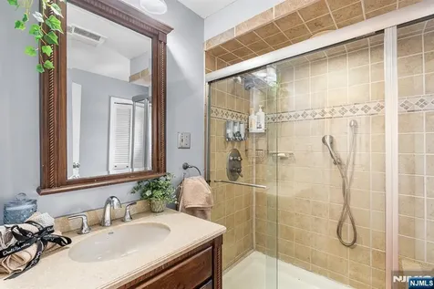 656 Devon Street Kearny NJ 07032