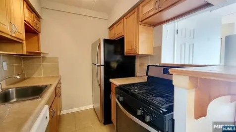 515 Anderson Avenue Cliffside Park NJ 07010