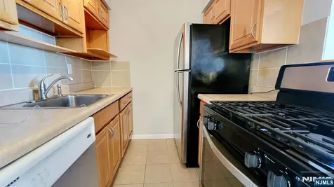515 Anderson Avenue Cliffside Park NJ 07010