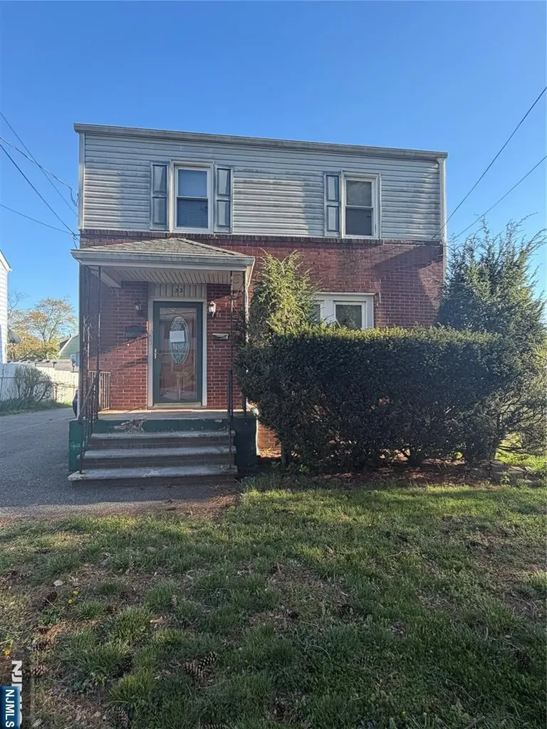 32 Hillside Avenue Bergenfield NJ 07621