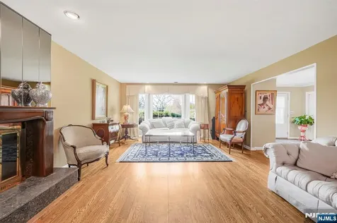 13 Flanders Drive Montville Township NJ 07058