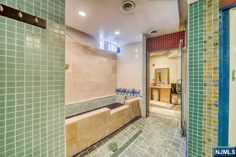 24-32 Dempsey Avenue Edgewater NJ 07020