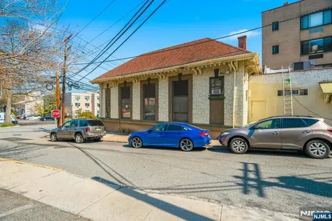 24-32 Dempsey Avenue Edgewater NJ 07020
