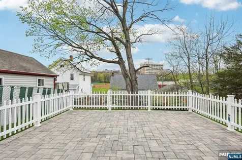 365 Highland Street Englewood NJ 07631