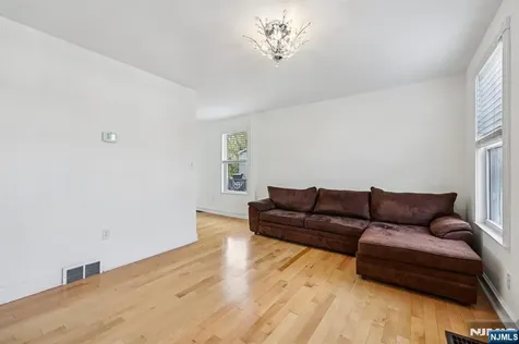 365 Highland Street Englewood NJ 07631