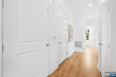 11 Gabriel Court Paramus NJ 07652