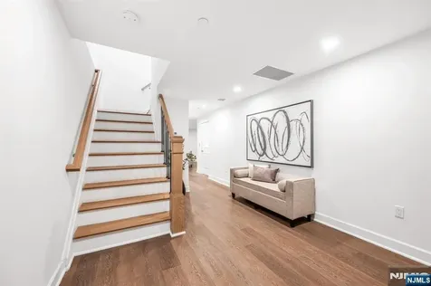 11 Gabriel Court Paramus NJ 07652