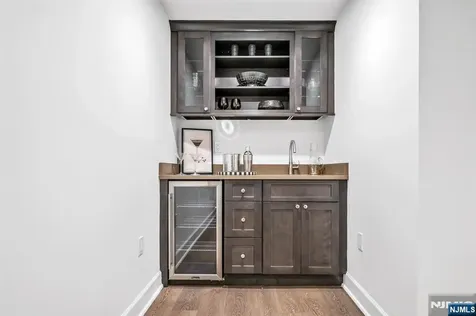11 Gabriel Court Paramus NJ 07652