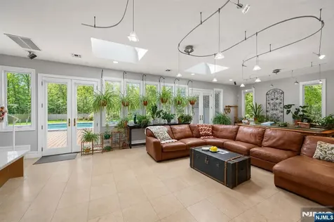 290 Dunkerhook Road Paramus NJ 07652