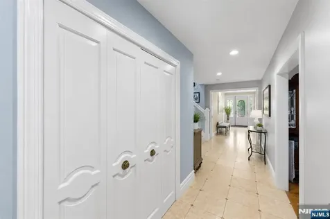 290 Dunkerhook Road Paramus NJ 07652