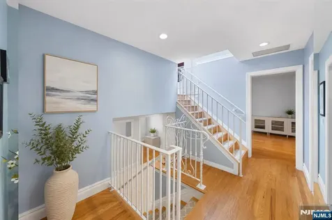 290 Dunkerhook Road Paramus NJ 07652