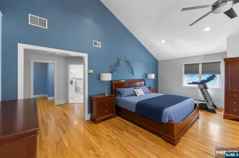 290 Dunkerhook Road Paramus NJ 07652