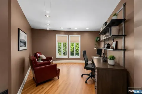290 Dunkerhook Road Paramus NJ 07652
