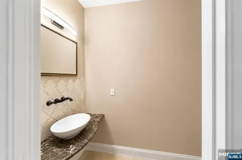 290 Dunkerhook Road Paramus NJ 07652