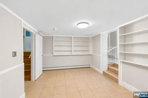 290 Dunkerhook Road Paramus NJ 07652